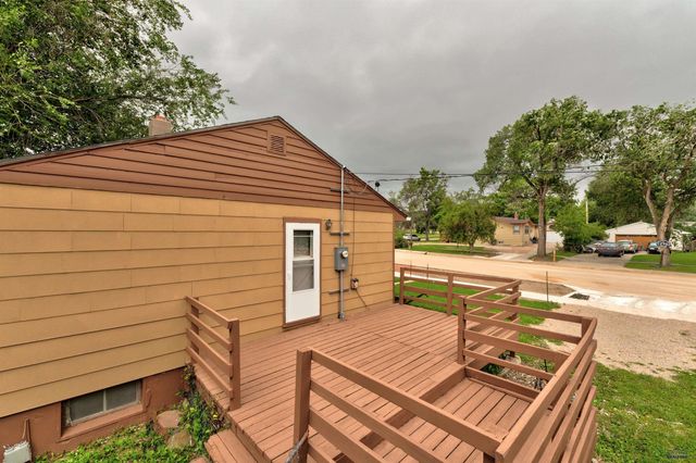 2120 LINCOLN AVE, Rapid City, SD 57701