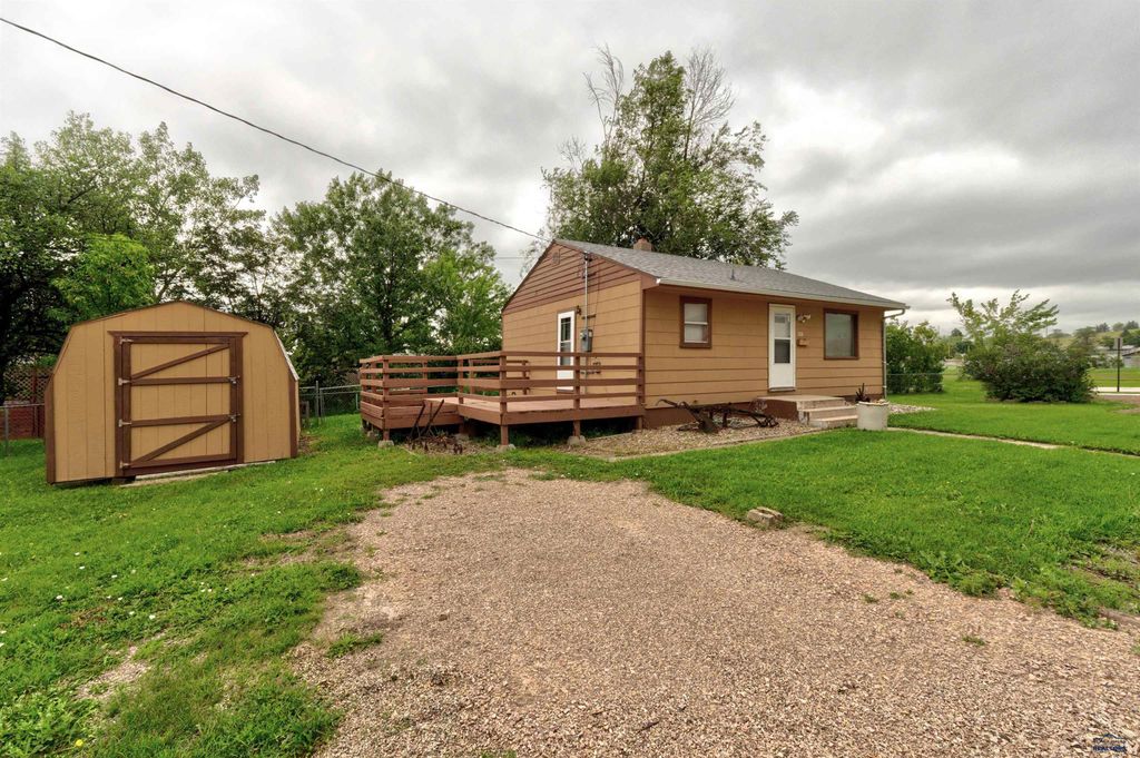 2120 LINCOLN AVE, Rapid City, SD 57701