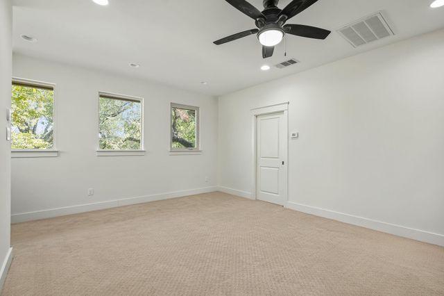 7202 Running Rope CIR, Austin, TX 78731