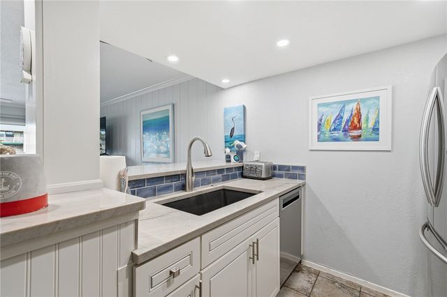 1902 Bayhouse Dr 1902, Rockport, TX 78382