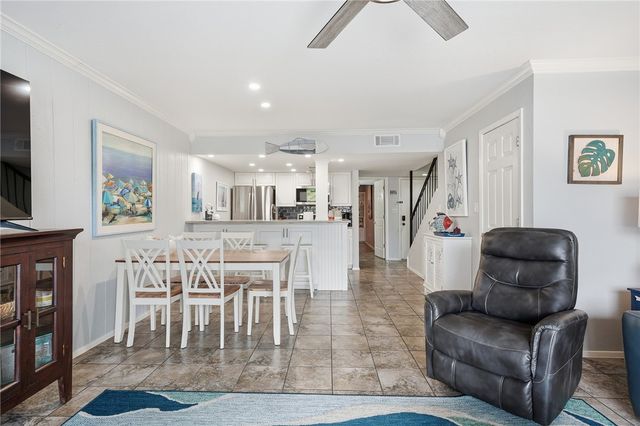 1902 Bayhouse Dr 1902, Rockport, TX 78382