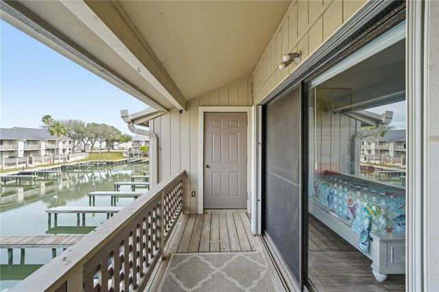 1902 Bayhouse Dr 1902, Rockport, TX 78382
