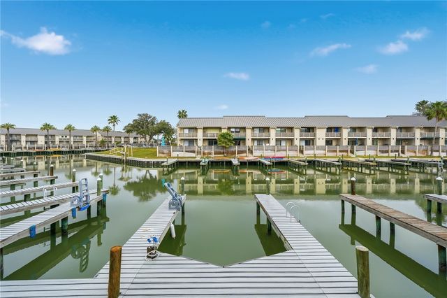 1902 Bayhouse Dr 1902, Rockport, TX 78382