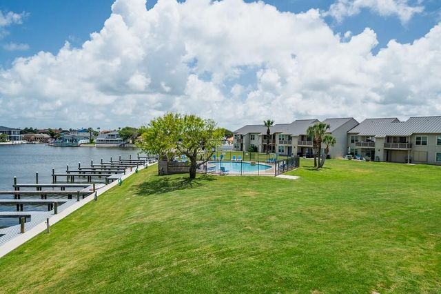 1902 Bayhouse Dr 1902, Rockport, TX 78382