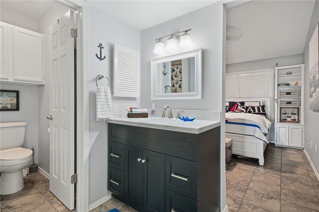 1902 Bayhouse Dr 1902, Rockport, TX 78382