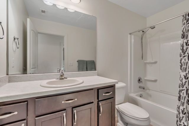 5073 N FOLKSTONE DR, Eagle Mountain, UT 84005