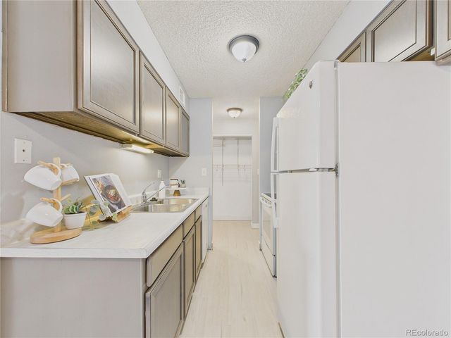 190 E Highline Circle 302, Centennial, CO 80122