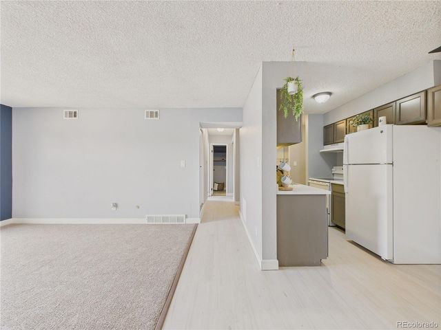 190 E Highline Circle 302, Centennial, CO 80122