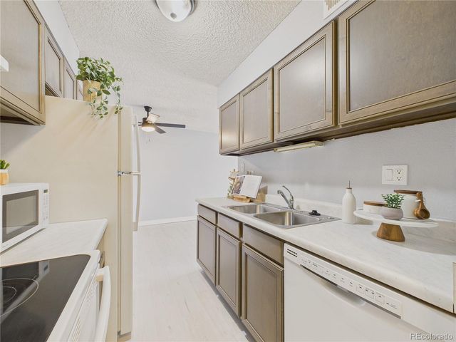 190 E Highline Circle 302, Centennial, CO 80122