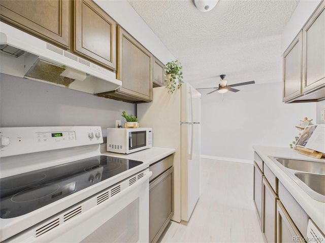 190 E Highline Circle 302, Centennial, CO 80122