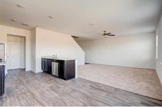 755 Wonderland TRL, New Braunfels, TX 78132