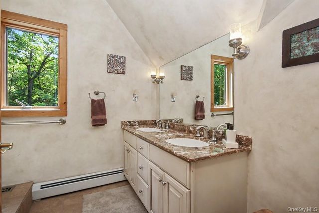 33 Cimarron Road, Putnam Valley, NY 10579