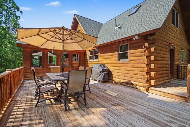33 Cimarron Road, Putnam Valley, NY 10579