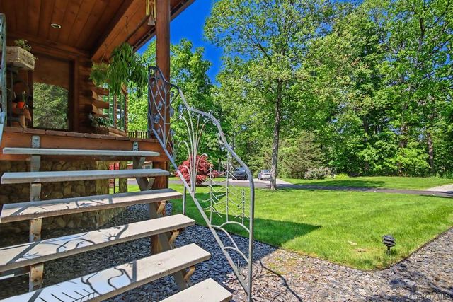 33 Cimarron Road, Putnam Valley, NY 10579