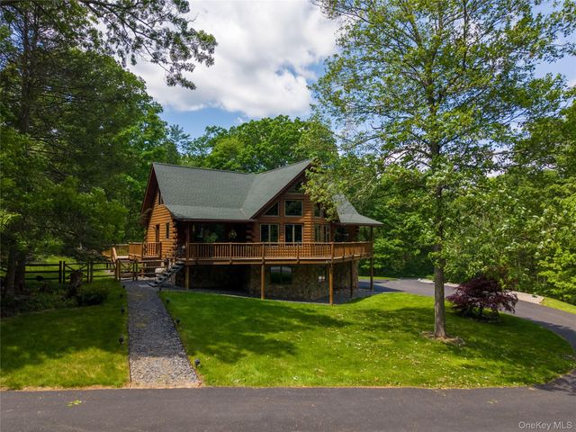 33 Cimarron Road, Putnam Valley, NY 10579