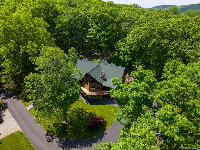 33 Cimarron Road, Putnam Valley, NY 10579