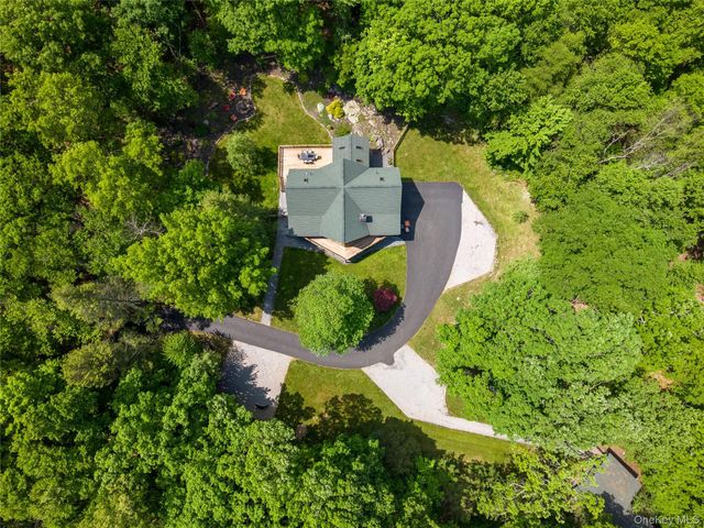 33 Cimarron Road, Putnam Valley, NY 10579