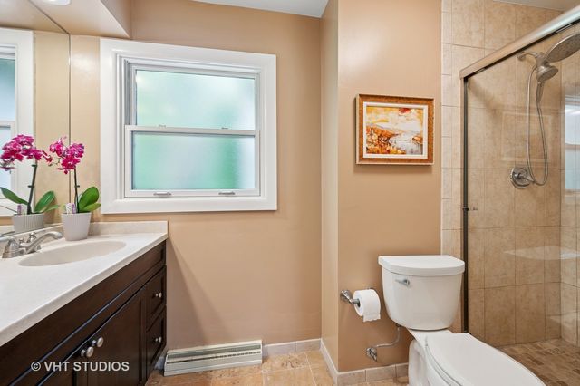 1239 Cambridge Court, Highland Park, IL 60035