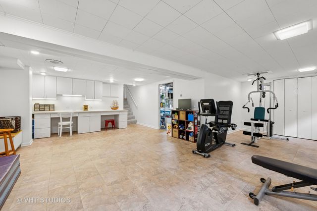 1239 Cambridge Court, Highland Park, IL 60035