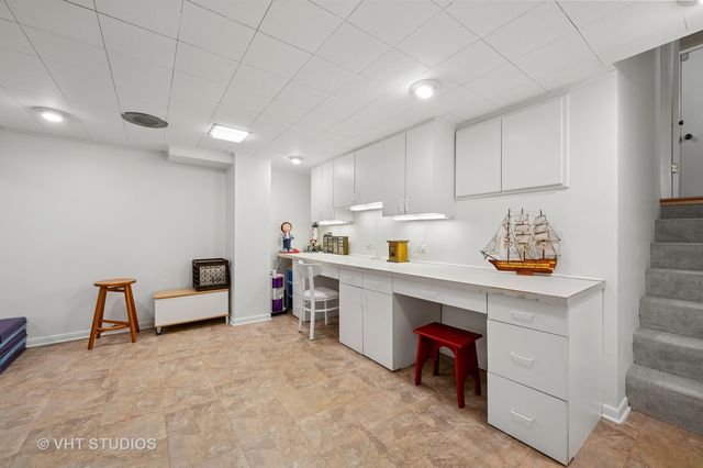 1239 Cambridge Court, Highland Park, IL 60035