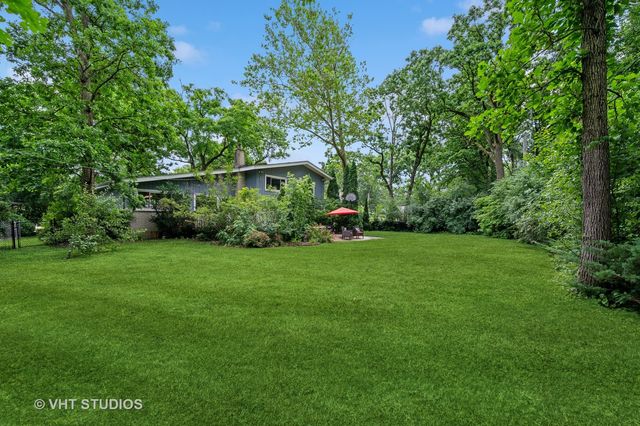 1239 Cambridge Court, Highland Park, IL 60035