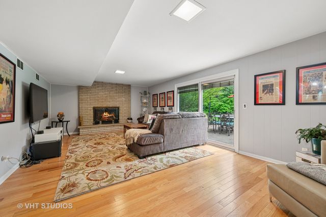 1239 Cambridge Court, Highland Park, IL 60035