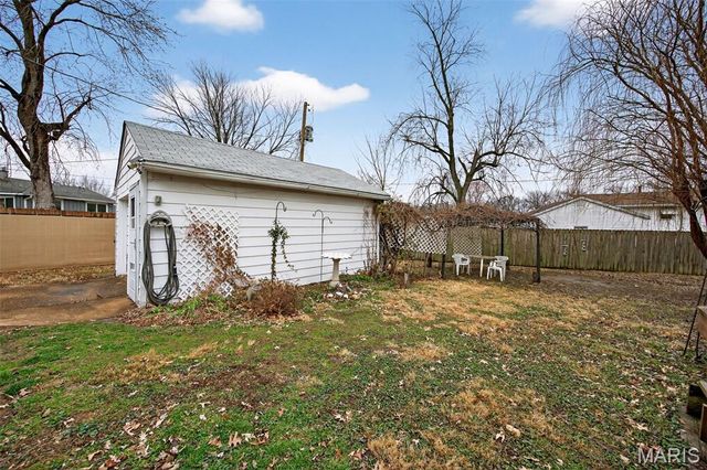 7856 Leona Street, St Louis, MO 63123