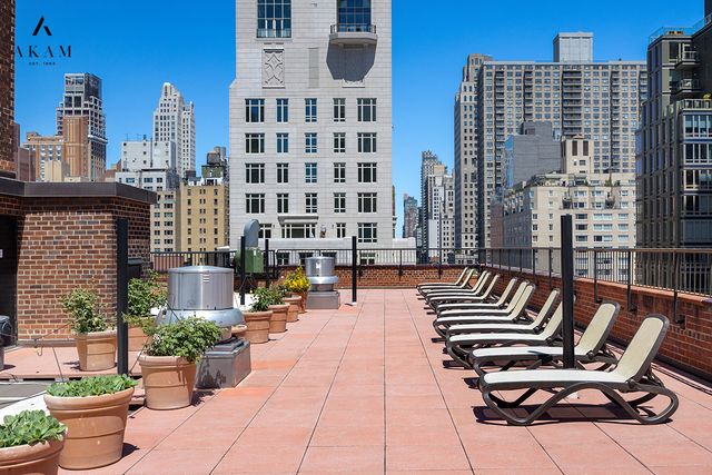 241 E 76th St Apt 4A, New York City, NY 10075