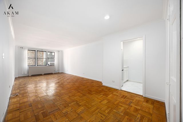 241 E 76th St Apt 4A, New York City, NY 10075