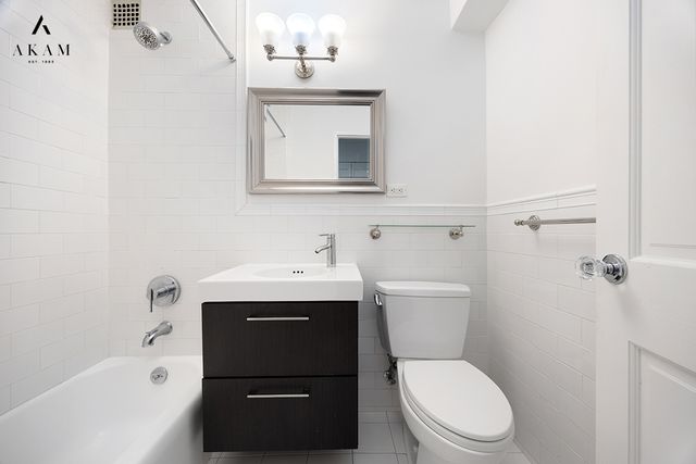 241 E 76th St Apt 4A, New York City, NY 10075
