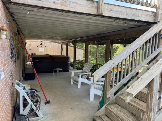 827 Wolf Creek Lane, Appomattox, VA 24522