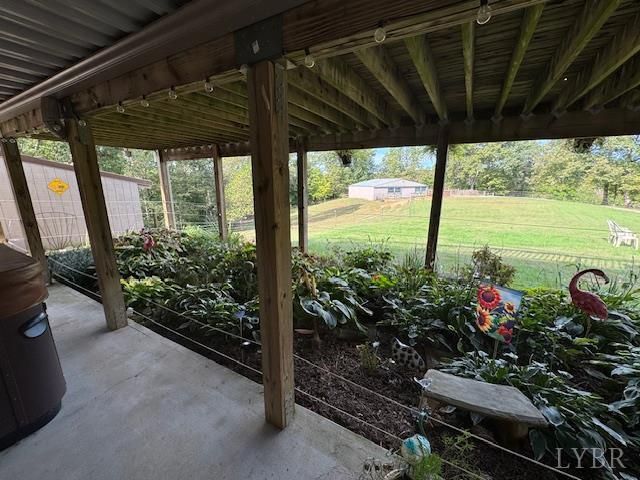 827 Wolf Creek Lane, Appomattox, VA 24522