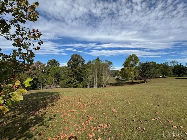 827 Wolf Creek Lane, Appomattox, VA 24522