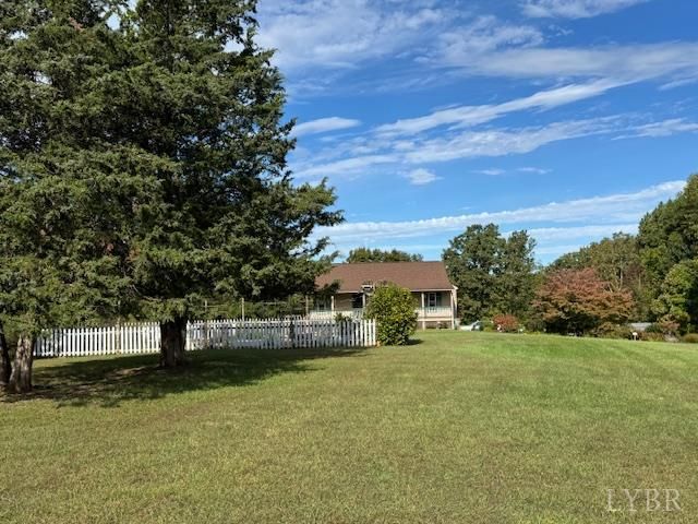 827 Wolf Creek Lane, Appomattox, VA 24522