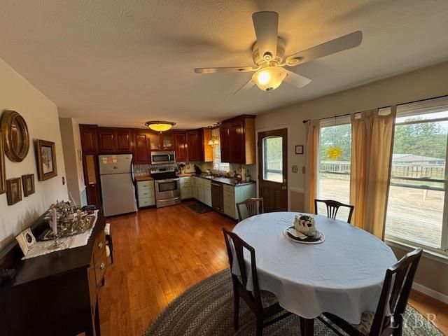 827 Wolf Creek Lane, Appomattox, VA 24522