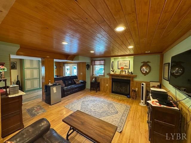 827 Wolf Creek Lane, Appomattox, VA 24522