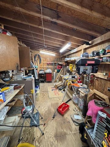 827 Wolf Creek Lane, Appomattox, VA 24522