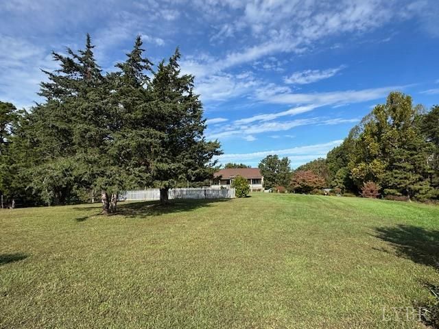 827 Wolf Creek Lane, Appomattox, VA 24522