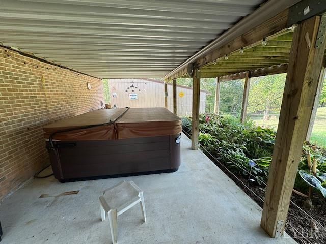 827 Wolf Creek Lane, Appomattox, VA 24522