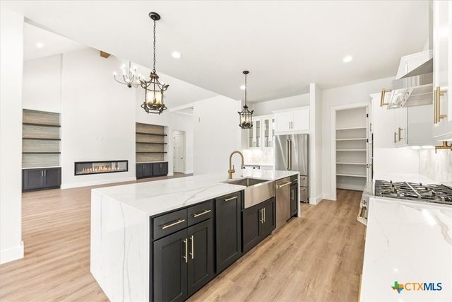 1744 Crossbow Drive, Canyon Lake, TX 78133