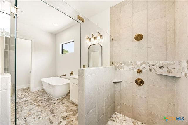 1744 Crossbow Drive, Canyon Lake, TX 78133