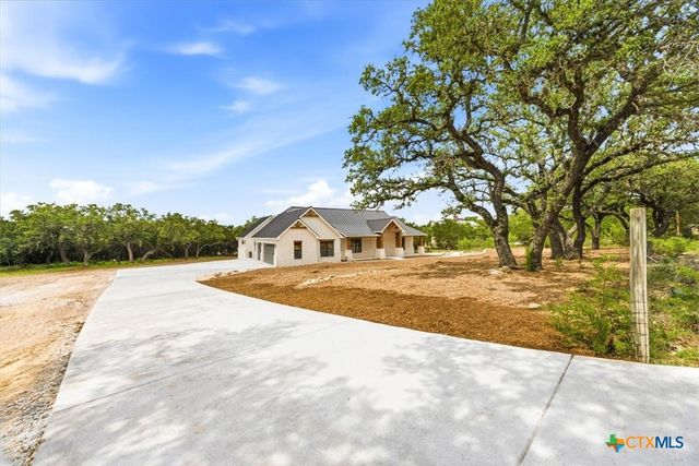 1744 Crossbow Drive, Canyon Lake, TX 78133