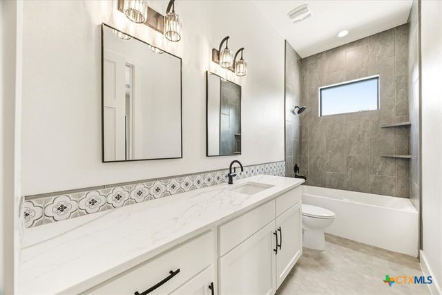 1744 Crossbow Drive, Canyon Lake, TX 78133