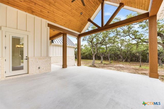 1744 Crossbow Drive, Canyon Lake, TX 78133