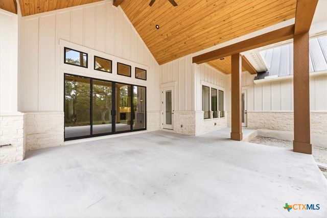 1744 Crossbow Drive, Canyon Lake, TX 78133