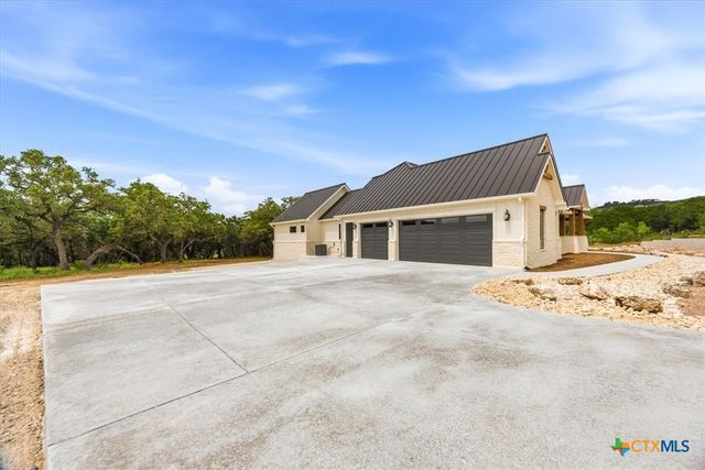 1744 Crossbow Drive, Canyon Lake, TX 78133