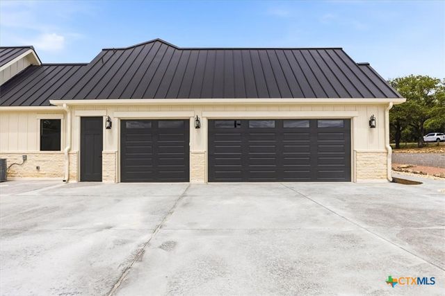 1744 Crossbow Drive, Canyon Lake, TX 78133
