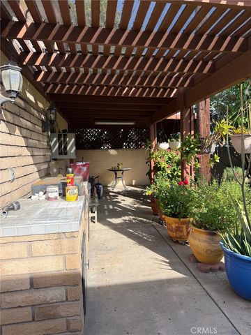 1150 N 2nd, Colton, CA 92324