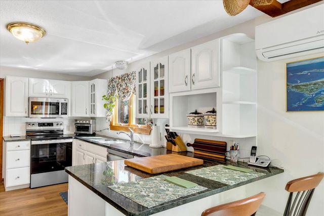 99 Captain Samadrus Road, Cotuit, MA 02635