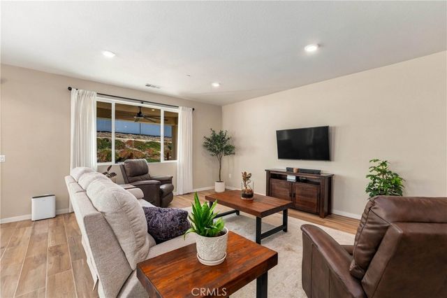1560 Foothill, Banning, CA 92220